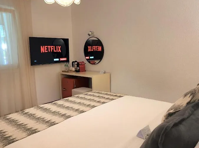 Dolce Luxury מלון